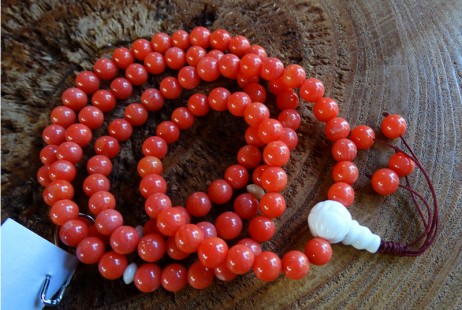 Coral Natural - Mala de 108 contas com Guru Bead em Concha Tridacna - Rosário Budista - Image 3