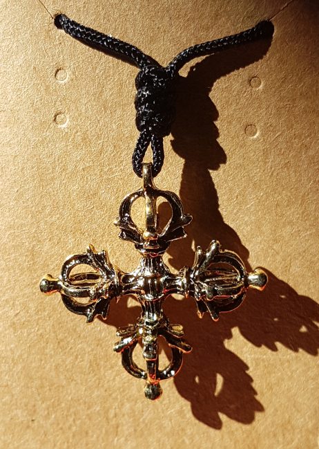 Dorje Cruzado - Pingente com Nó da Linhagem - Metal Dourado com Fio Preto - Image 2