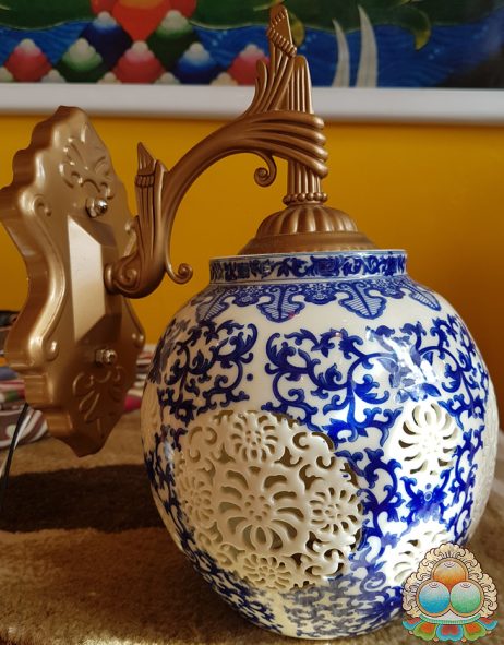 Luminária de Porcelana Chinesa Branca e Azul - Image 2