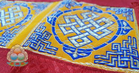 Toalha Tibetana em Brocado para Livros e Textos de Meditação - Image 2