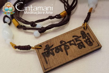 Colar Mantra da Compaixão em Madeira Natural Brasileira - Imbuia - OM MANI PADME HUNG