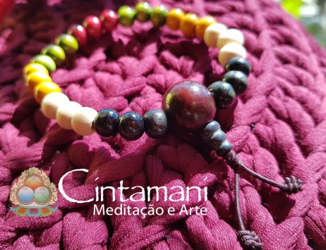 Mala Tibetano de Mão em Madeira Colorida com 8mm e 21contas - Rosário Budista Japamala