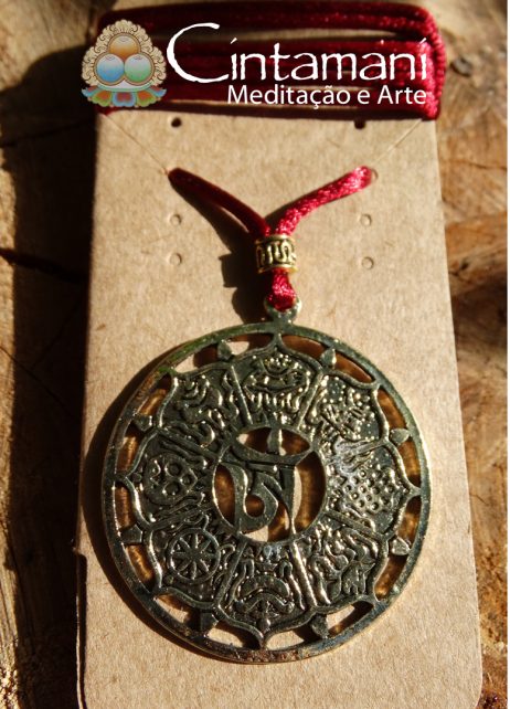 Mandala dos Oito Símbolos Auspiciosos com Sílaba OM - Dourada com Fio Vinho - Image 3