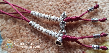 Contador de Mantras para Mala em Lotus Seed - Com Sino e Dorje - Fio Bordeaux - Image 3