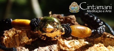 Pulseira da Amizade com Signo Tibetano Galo - Macramê - Olho de Tigre com Fio Preto - Image 2