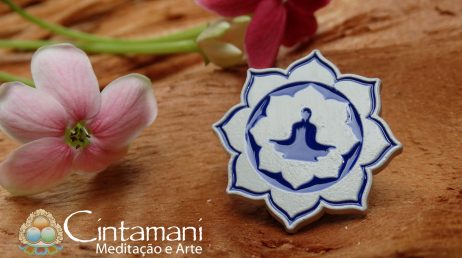 Pin Mantra da Compaixão - Broche - Mandala Yoga